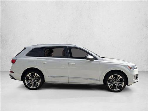 2022 Audi Q7 55 Premium Plus