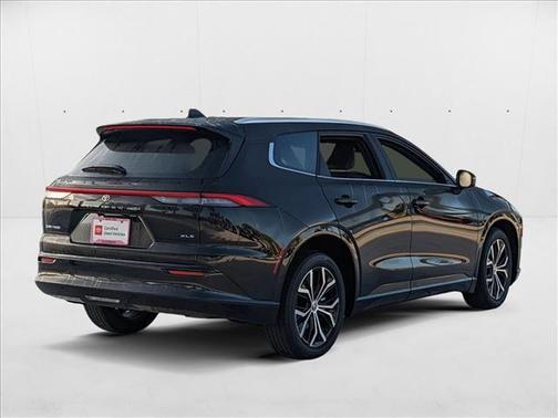 2025 Toyota Crown Signia XLE