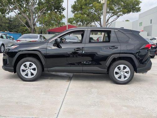 2025 Toyota RAV4 LE