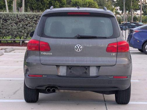 2016 Volkswagen Tiguan S