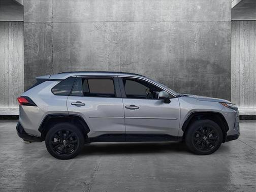 2023 Toyota RAV4 Hybrid SE