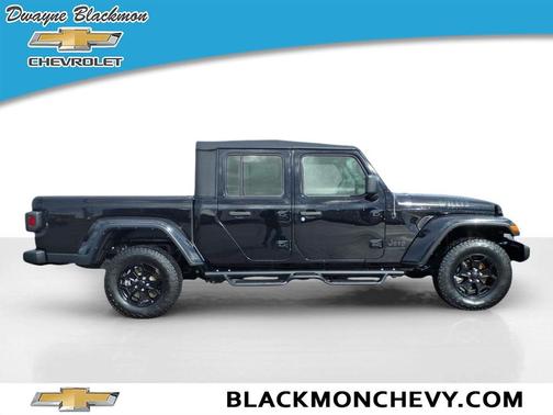 2022 Jeep Gladiator Sport