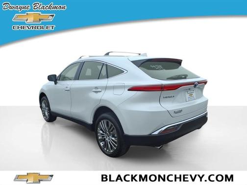 Wind Chill Pearl 2024 Toyota Venza XLE