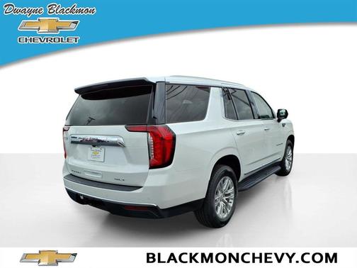 White Frost Tri-Coat 2023 GMC Yukon SLT