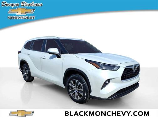 Pearl 2023 Toyota Highlander XLE