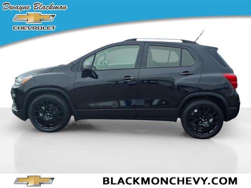 Mosaic Black Metallic 2022 Chevrolet Trax LT