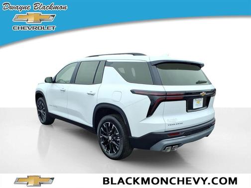 Summit White 2026 Chevrolet Traverse LT
