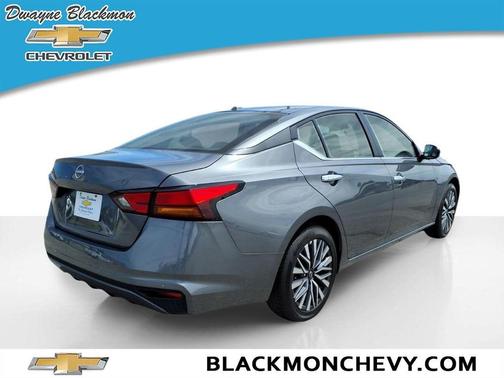 Gun Metallic 2025 Nissan Altima SV