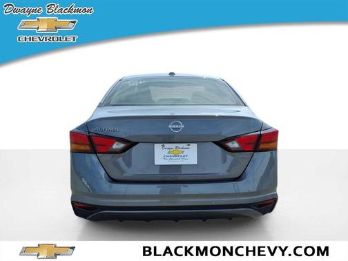 Gun Metallic 2025 Nissan Altima SV