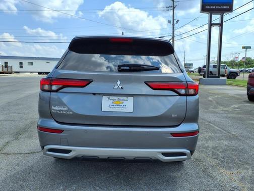 2024 Mitsubishi Outlander SE