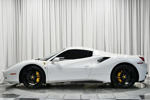 2019 Ferrari 488 Spider Base