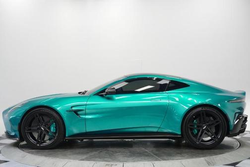 2025 Aston Martin Vantage Base
