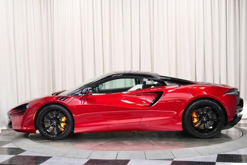 2023 McLaren Artura TechLux