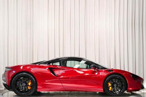 2023 McLaren Artura TechLux