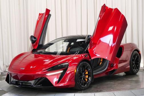 2023 McLaren Artura TechLux