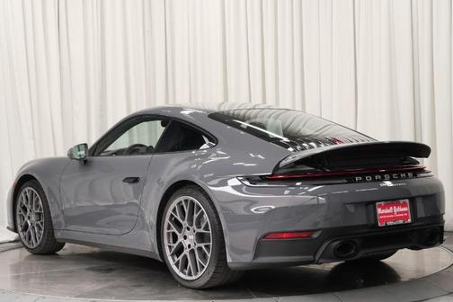 2025 Porsche 911 Carrera