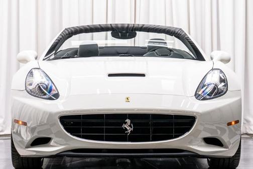 2014 Ferrari California Base