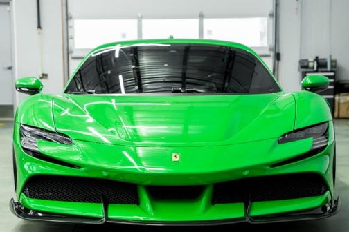 2023 Ferrari SF90 Stradale Base