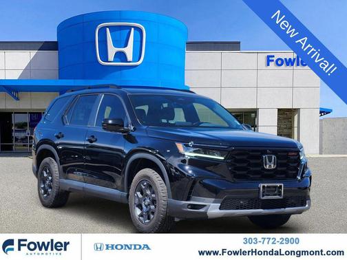 Crystal Black Pearl 2025 Honda Pilot TrailSport