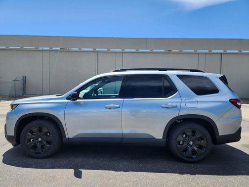 Solar Silver Metallic 2026 Honda Pilot Black Edition