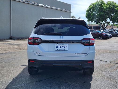 Platinum White Pearl 2026 Honda Pilot Black Edition
