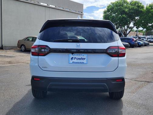 Platinum White Pearl 2023 Honda Pilot AWD LX