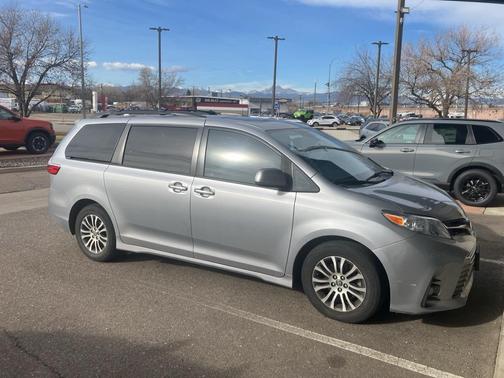 2018 Toyota Sienna XLE