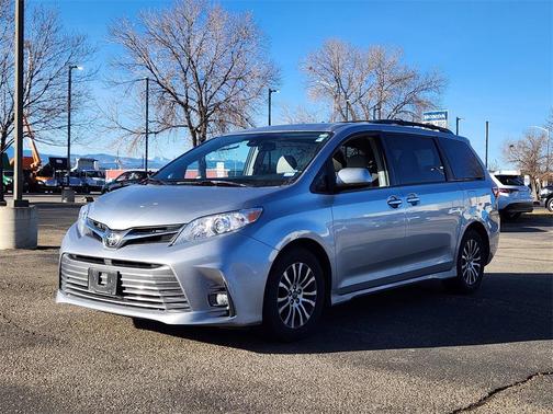 2018 Toyota Sienna XLE