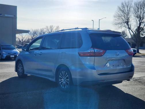 2018 Toyota Sienna XLE