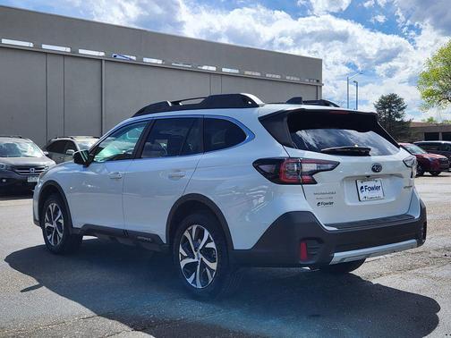 Crystal White Pearl 2021 Subaru Outback Limited
