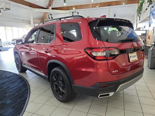 2025 Honda Pilot Touring 8-Passenger