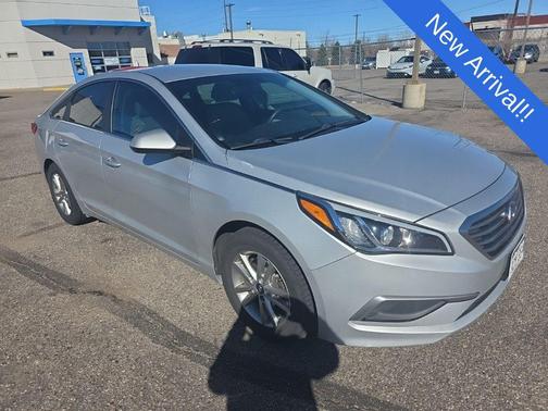 2017 Hyundai SONATA SE