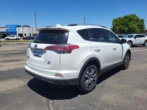 2017 Toyota RAV4 LE