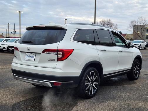 2022 Honda Pilot Touring 8-Passenger