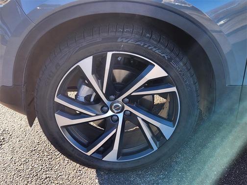 2020 Volvo XC40 T5 R-Design