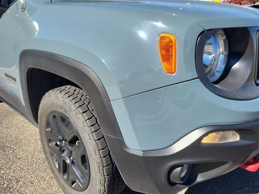 2017 Jeep Renegade Trailhawk