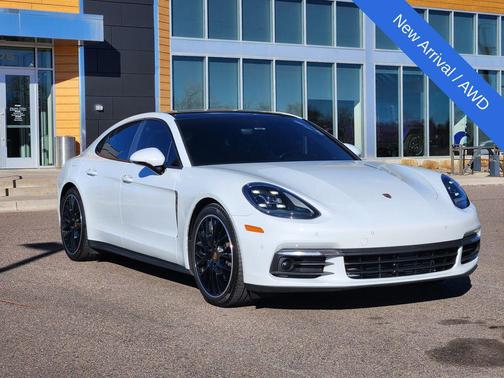 2018 Porsche Panamera 4