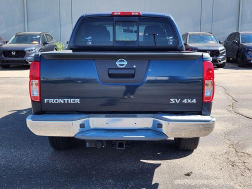 Arctic Blue Metallic 2016 Nissan Frontier SV