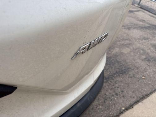 White Diamond Pearl 2018 Honda CR-V LX