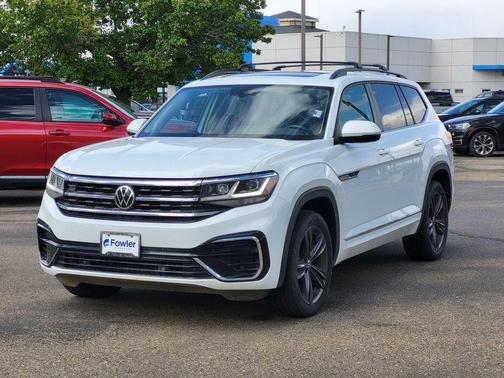 Pure White 2021 Volkswagen Atlas 3.6L SE w/Technology