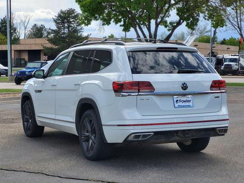 Pure White 2021 Volkswagen Atlas 3.6L SE w/Technology