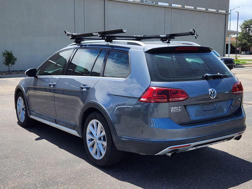 Reflex Silver Metallic 2017 Volkswagen Golf Alltrack 4Motion