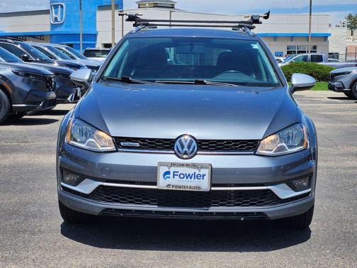 Reflex Silver Metallic 2017 Volkswagen Golf Alltrack 4Motion