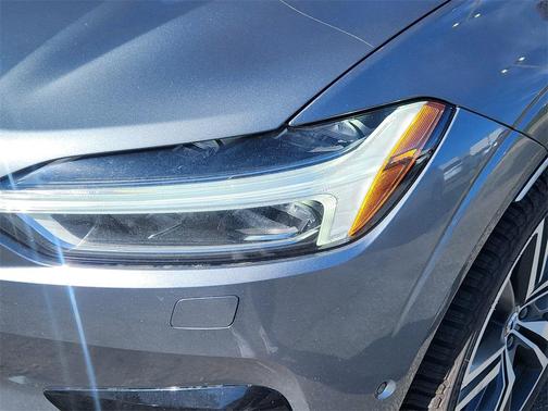 2020 Volvo XC60 T5 R-Design