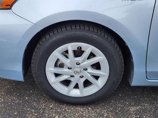 2015 Toyota Prius v Five