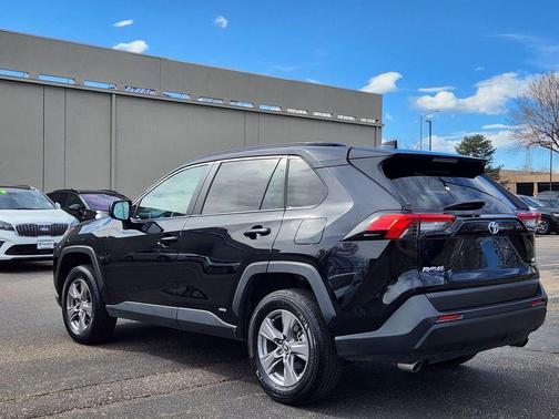 2025 Toyota RAV4 Hybrid SE