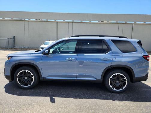 Sonic Gray Pearl 2026 Honda Pilot Touring 8-Passenger