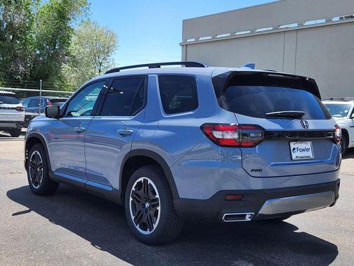 Sonic Gray Pearl 2026 Honda Pilot Touring 8-Passenger