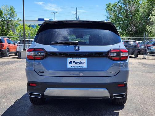 Sonic Gray Pearl 2026 Honda Pilot Touring 8-Passenger