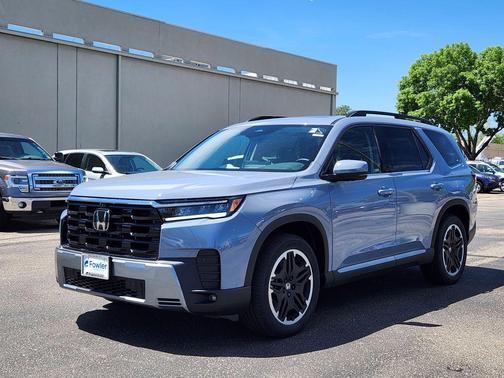 Sonic Gray Pearl 2026 Honda Pilot Touring 8-Passenger